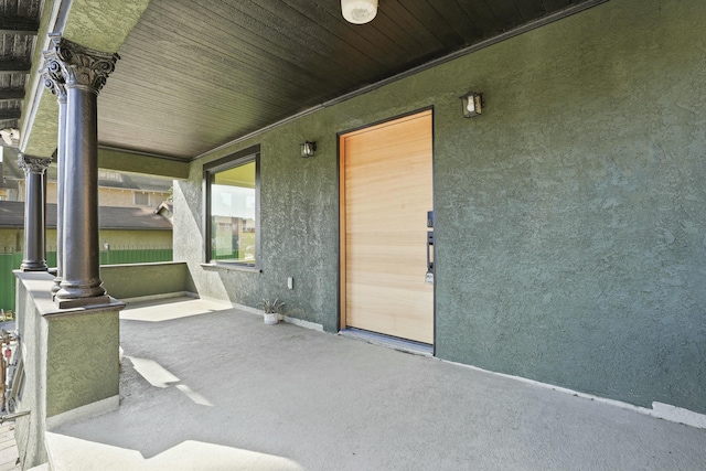 2745 Kenwood Ave, Los Angeles, CA 90007 - view of patio featuring a porch