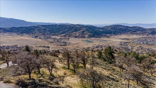 Listing photo 3 for 24910 Paramount Dr, Tehachapi CA 93561