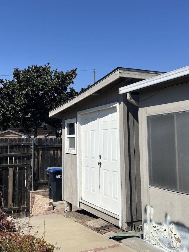 view of outbuilding