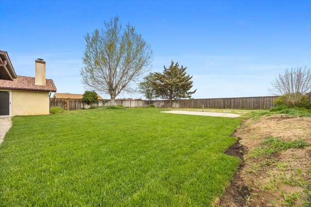 1086 Hickory Ave, Tehachapi, CA 93561 - view of yard featuring a fenced backyard