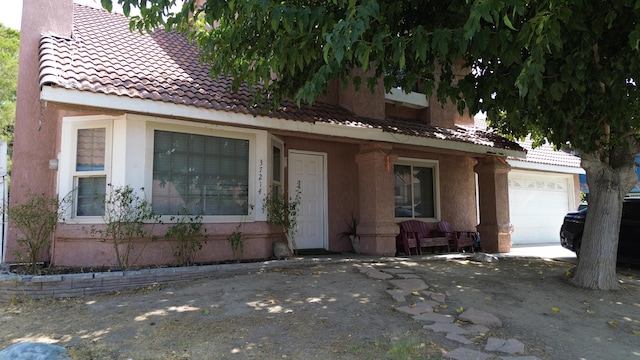 view of front of house featuring a garage