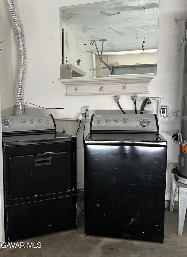 38710 E 10th St Unit 12, Palmdale, CA 93550 - washroom featuring independent washer and dryer