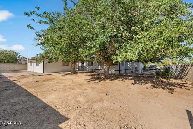 2465 W 55th St, Rosamond, CA 93560 - view of yard