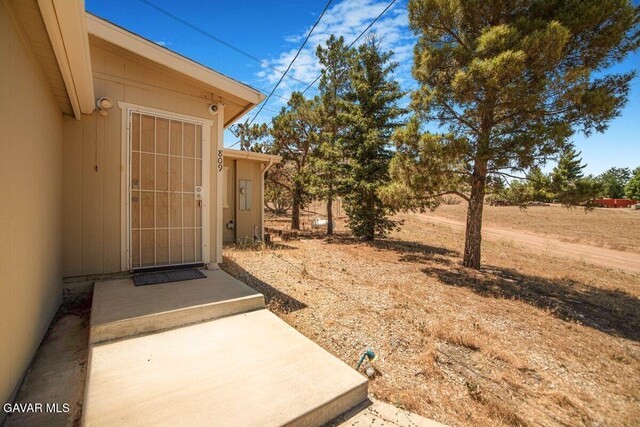 809 Berncastle Rd, Acton, CA 93510 - entrance to property