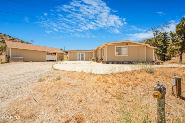 809 Berncastle Rd, Acton, CA 93510 - single story home featuring dirt driveway
