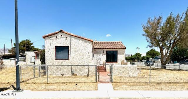 2101 Inyo St, Mojave, CA 93501 - photo 1