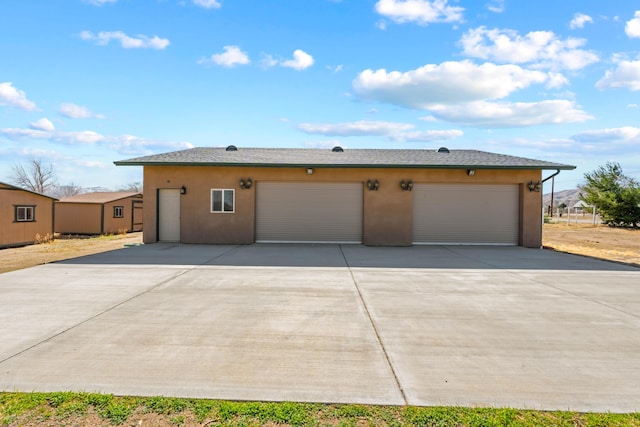 view of detached garage