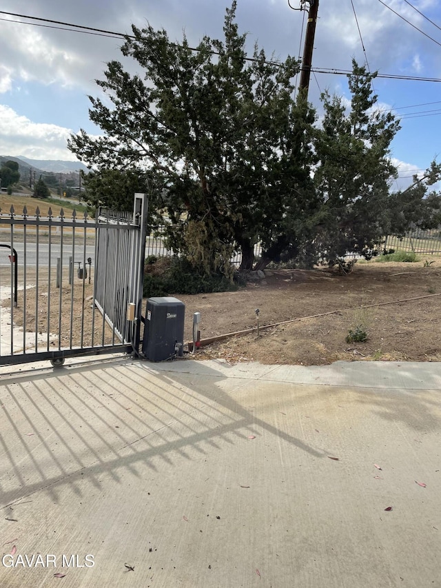 32941 Agua Dulce Canyon Rd, Agua Dulce, CA 91390 - view of gate