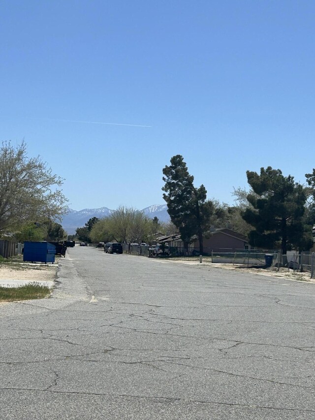 171st St E, At Mossdale Ave, Lake Los Angeles, CA 93535