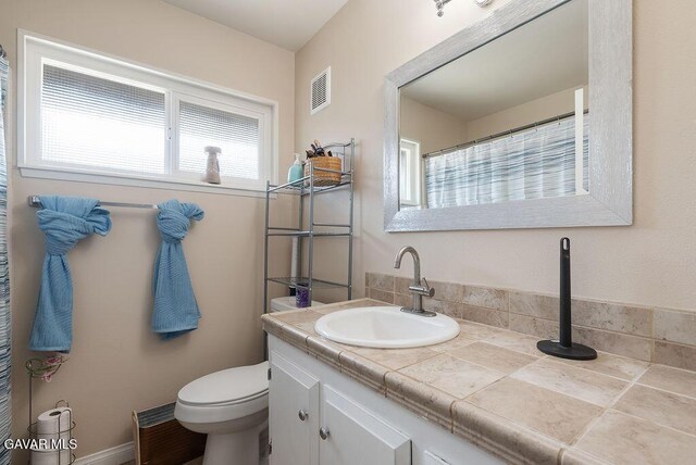 43818 Halcom Ave, Lancaster, CA 93536 - full bath with vanity and plenty of natural light