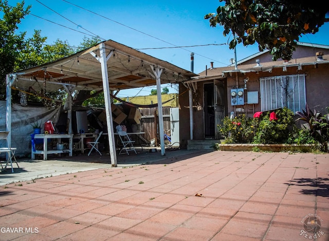 338 E 107th St, Los Angeles, CA 90003 - view of patio / terrace