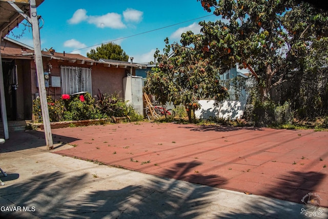 338 E 107th St, Los Angeles, CA 90003 - view of patio