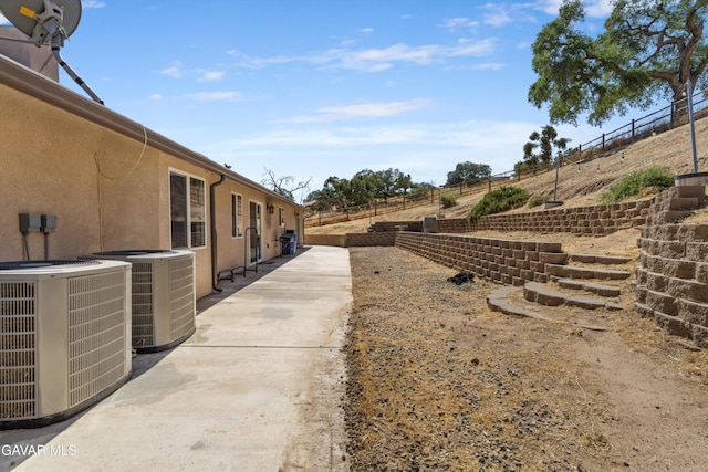 18551 Jacks Hill Rd, Tehachapi, CA 93561 - view of yard with a patio