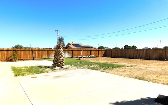 view of yard with a patio