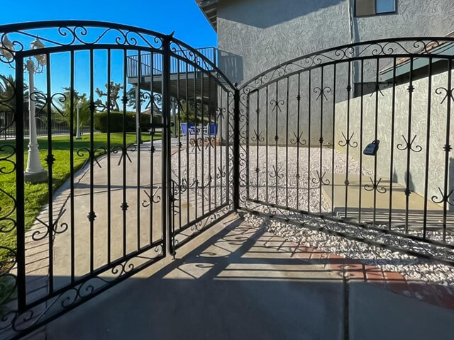 42722 W 20th St, Lancaster, CA 93534 - view of gate