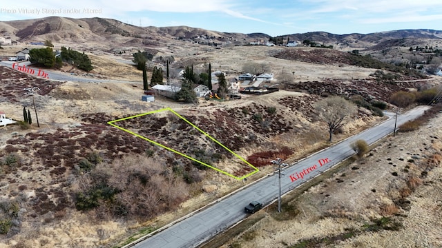 Kiptree Dr, Lake Hughes, CA 93532