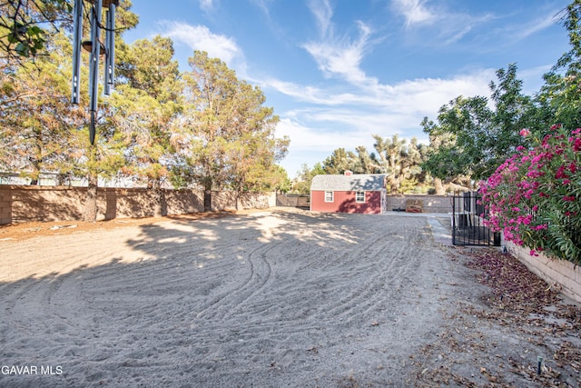 43710 Shiloh Ln, Lancaster, CA 93535 - fenced backyard featuring an outdoor structure