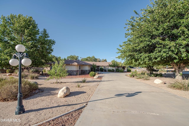 43710 Shiloh Ln, Lancaster, CA 93535 - view of front of house featuring stucco siding
