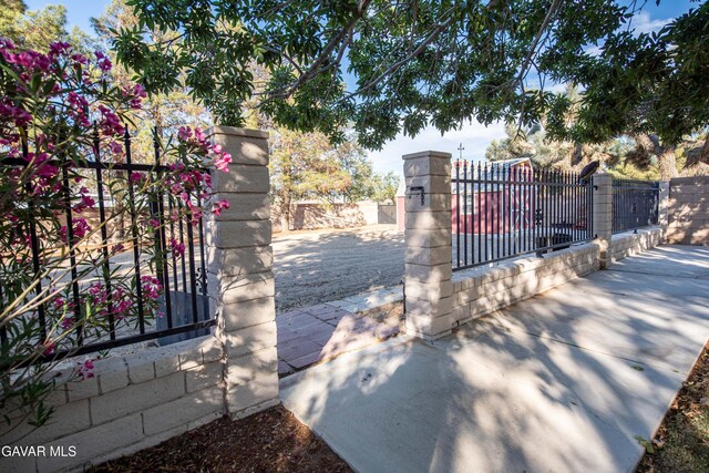 43710 Shiloh Ln, Lancaster, CA 93535 - view of gate