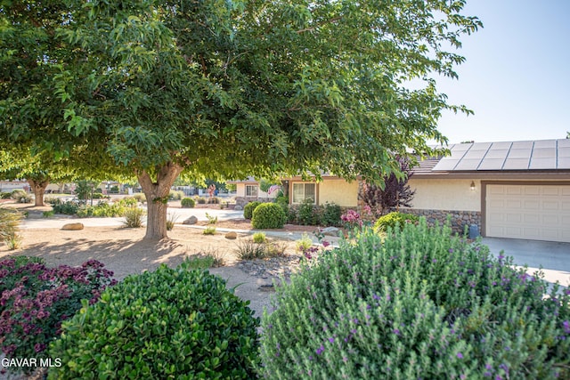 43710 Shiloh Ln, Lancaster, CA 93535 - view of yard featuring a garage
