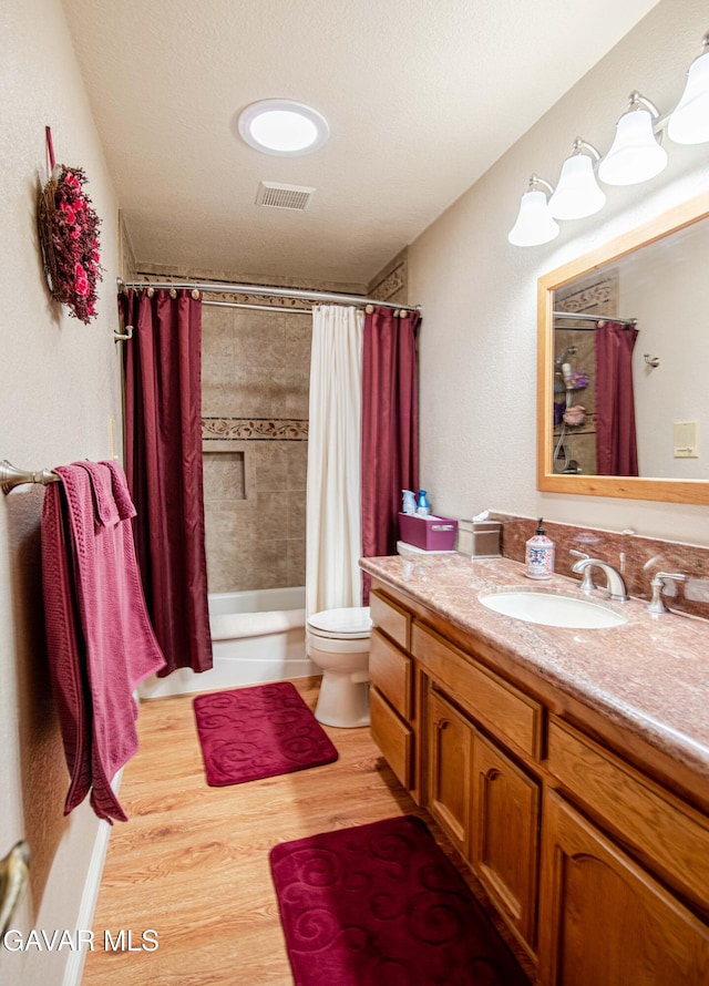 43710 Shiloh Ln, Lancaster, CA 93535 - full bath with vanity and wood finished floors