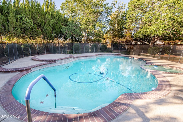 43710 Shiloh Ln, Lancaster, CA 93535 - view of pool featuring a pool with connected hot tub