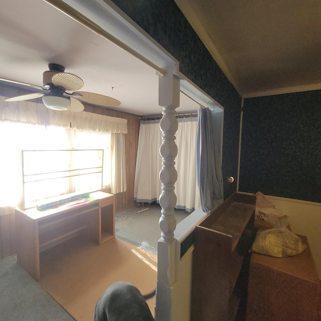 miscellaneous room featuring ceiling fan and crown molding