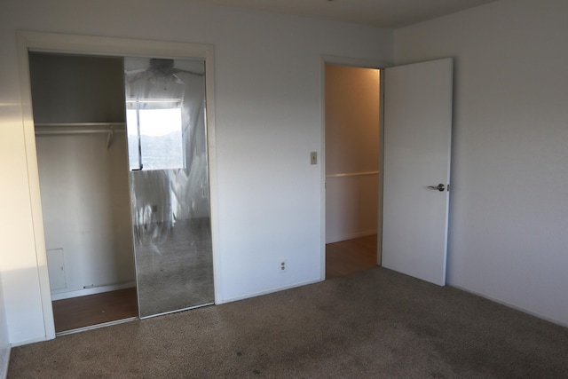 unfurnished bedroom featuring a closet