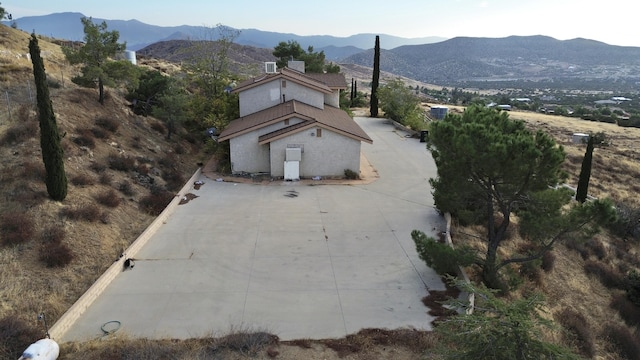 bird's eye view featuring a mountain view