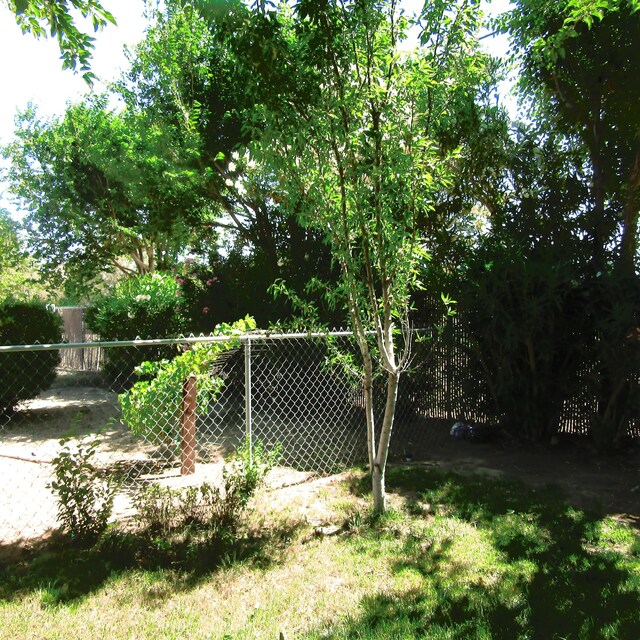 9755 E E Ave S Unit 12, Littlerock, CA 93543 - view of bathroom