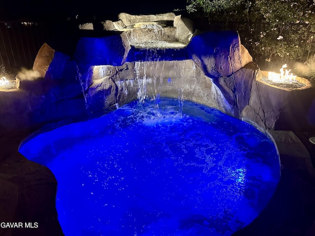 4011 Prestwick Ln, Palmdale, CA 93551 - view of pool with a jacuzzi