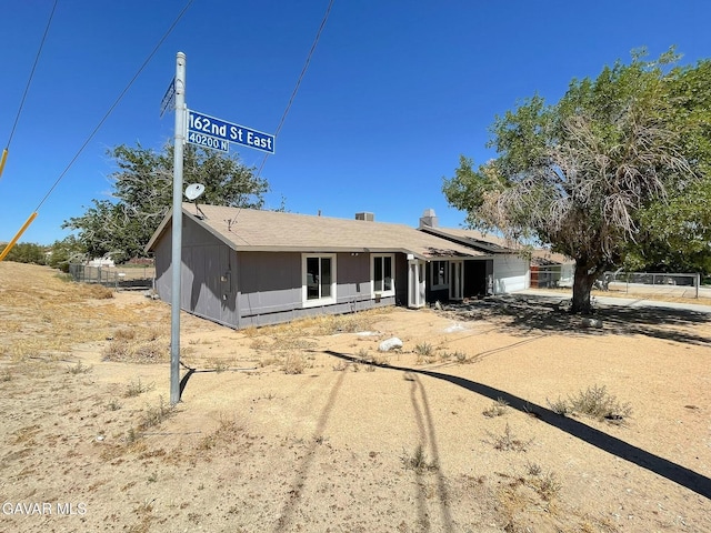 40205 E 162nd St, Palmdale, CA 93591 - ranch-style house with a garage