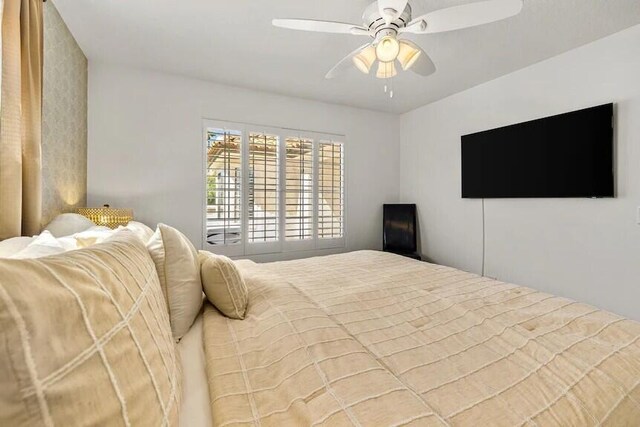 344 Vista Royal Dr, Palm Desert, CA 92211 - bedroom with ceiling fan