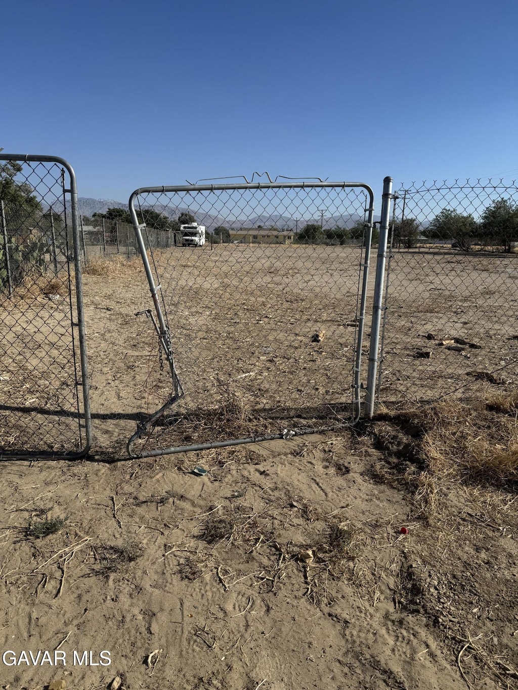 E Palmdale Blvd, Palmdale, CA 93591 - photo 2