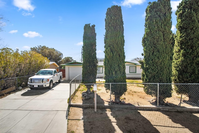 15872 Rexroth St, Mojave, CA 93501 - view of front of home with concrete driveway