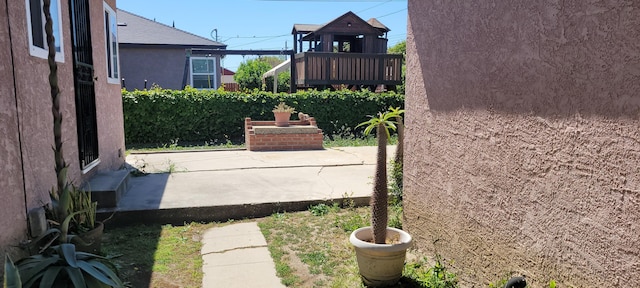 1103 W Bennett St, Compton, CA 90220 - view of yard with a patio area