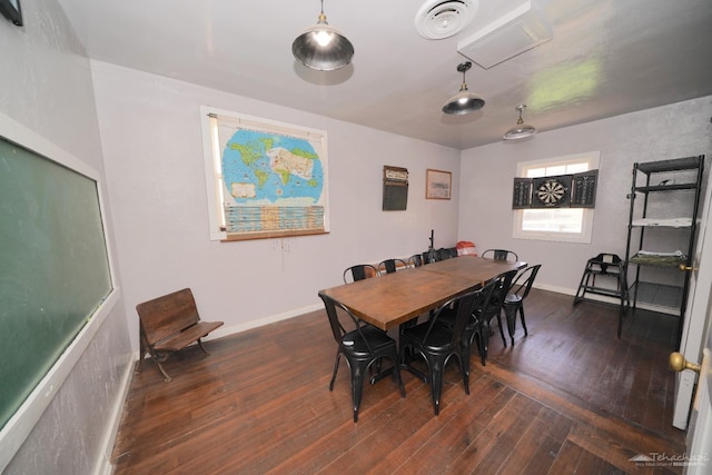 15782 Caliente Creek Rd, Caliente, CA 93518 - dining space with dark wood-style flooring, visible vents, and baseboards