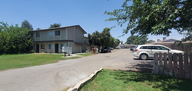 330 Roberts Ln, Bakersfield, CA 93308 - view of asphalt road