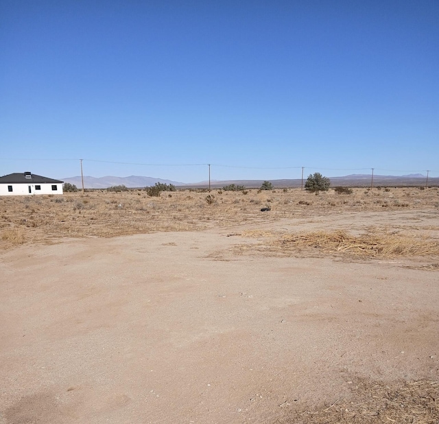 Listing photo 2 for 21940 Neuralia Rd, California City CA 93505