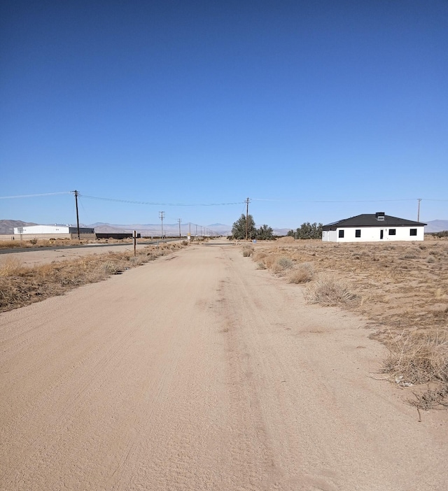 Listing photo 3 for 21940 Neuralia Rd, California City CA 93505