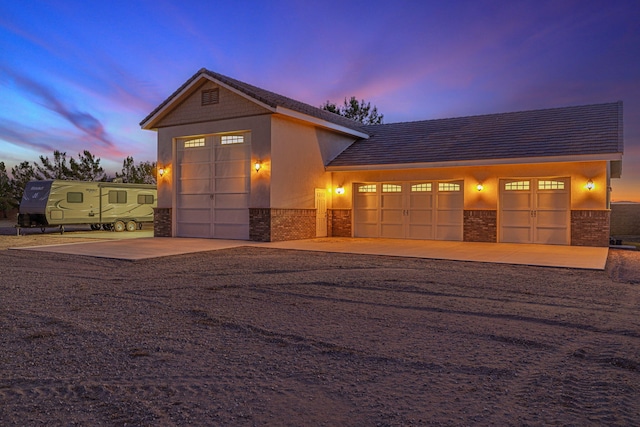 view of front facade featuring a garage