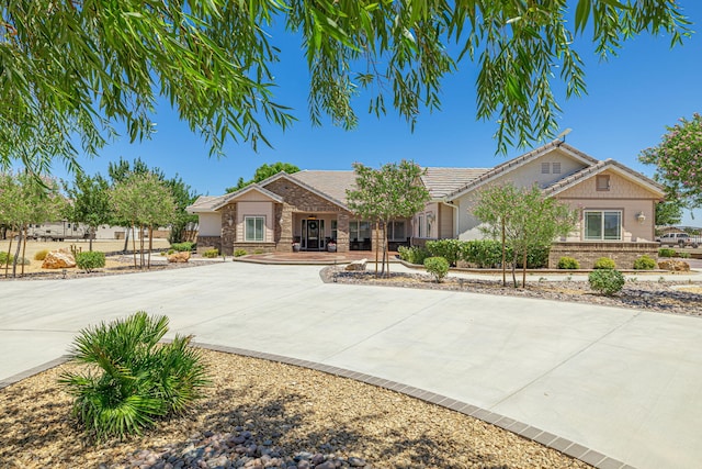 view of front of property