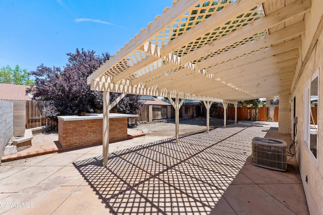 4633 Dowel Ave, Palmdale, CA 93552 - fenced backyard with a patio and a pergola