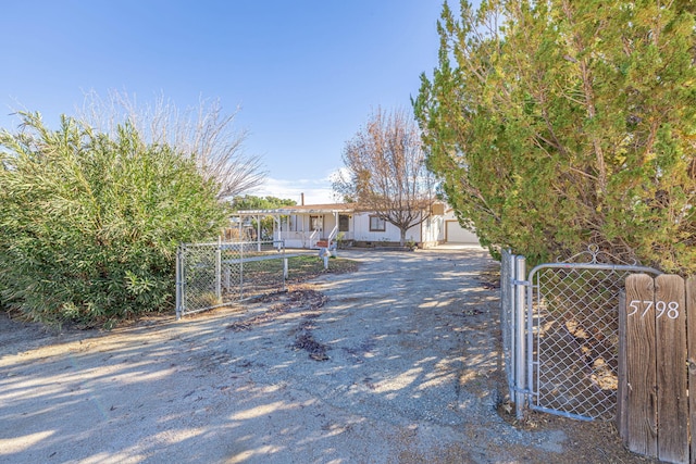 view of front of property