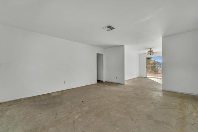 unfurnished room featuring ceiling fan