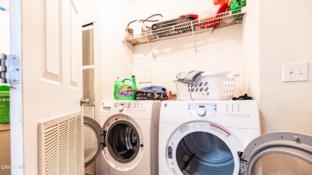 25739 Flatcreek St, Lancaster, CA 93536 - laundry area with independent washer and dryer