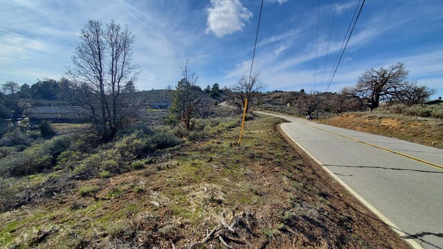 25041 Jacaranda Dr, Tehachapi, CA 93561