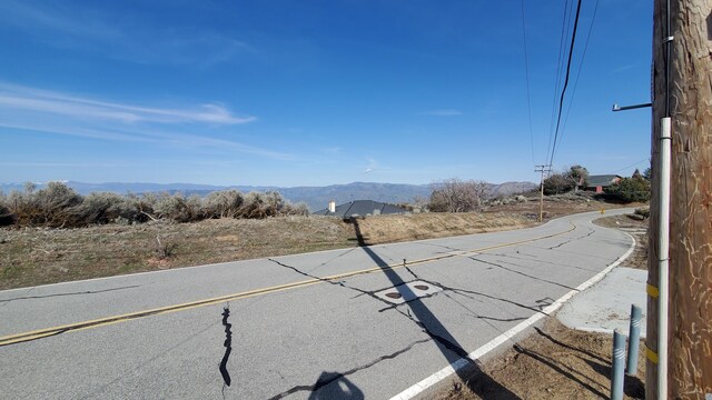 25041 Jacaranda Dr, Tehachapi, CA 93561