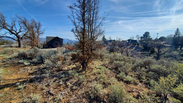 25041 Jacaranda Dr, Tehachapi, CA 93561