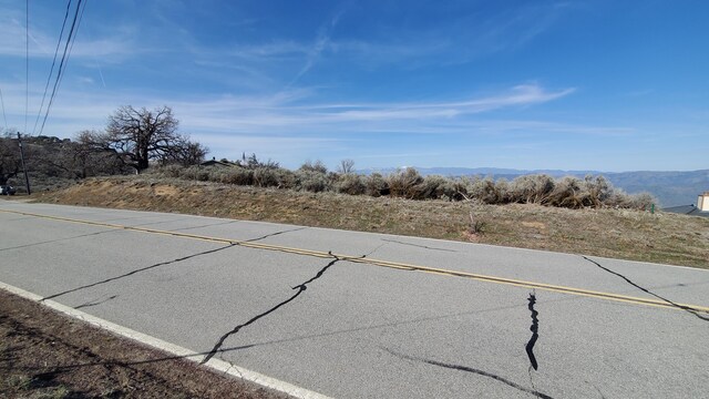 25041 Jacaranda Dr, Tehachapi, CA 93561